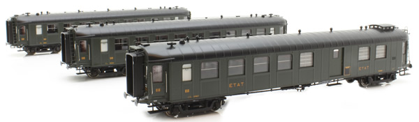 REE Modeles VB-267 - French ETAT Railroad Set of three caoches class OCEM RA (C 9yfi 18669 / C 9yfi 18684 / C4Dyi 10967)